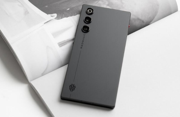 مراجعة هاتف ZTE Nubia RedMagic 10 Air: هاتف ذكي للألعاب ذو قوة خفية