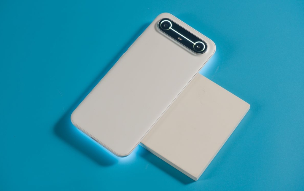 مراجعة TECNO Spark Slim: هاتف ذكي اقتصادي وممتع أفضل من iPhone Air