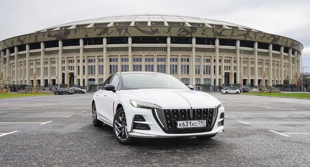 مراجعة Hongqi H6 2025 هونغ تشي H6: سيارة ليفت باك بطابع رياضي